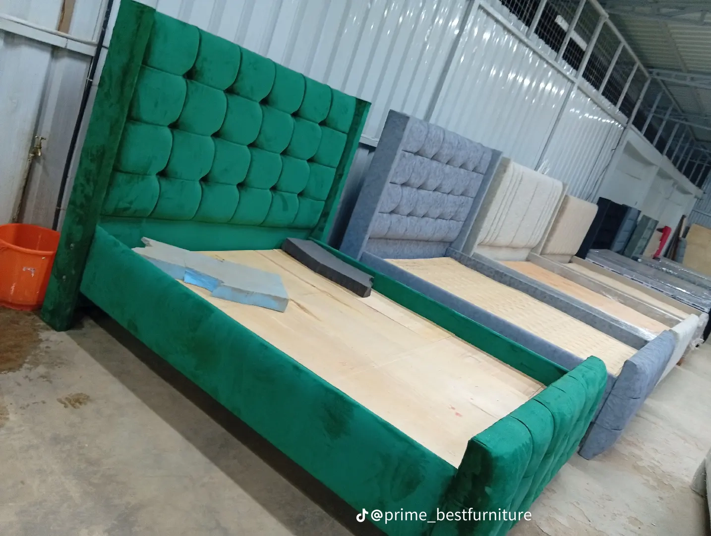 Chester and Mahogany made bed, all sizes available. Priced from 25300 to 56250 . - photo 4