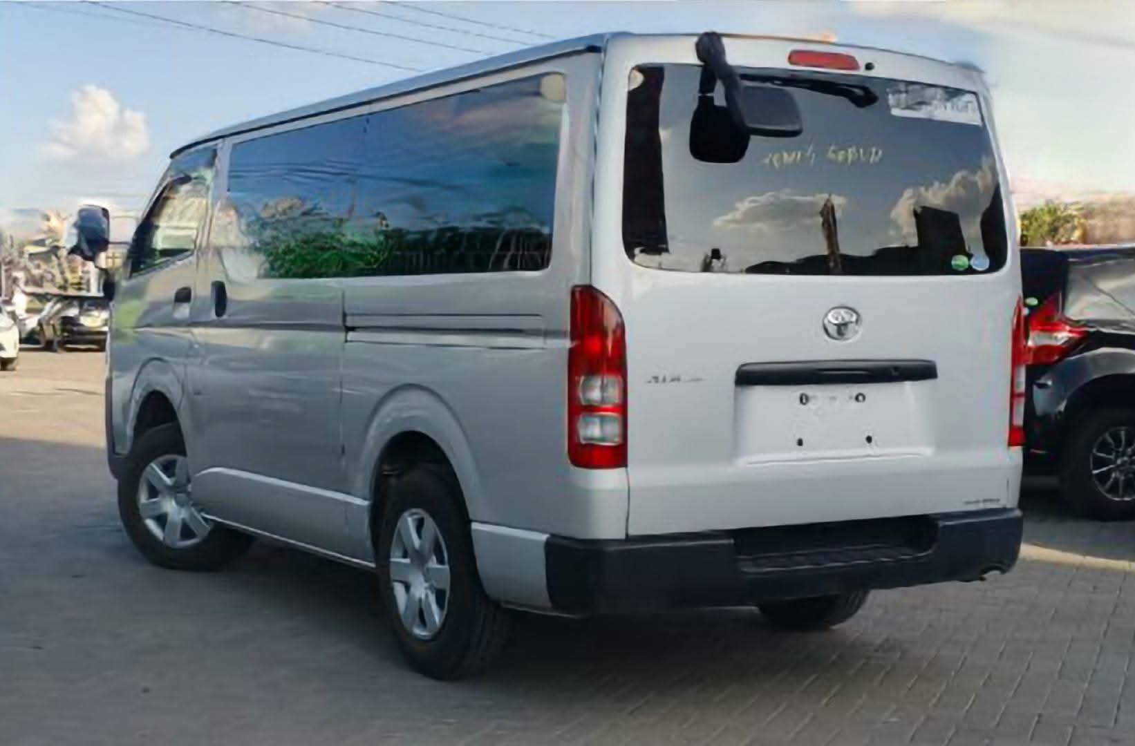 2019 Toyota Hiace 2.8L Diesel Automatic – Utility Van, Right-Hand Drive - photo 6