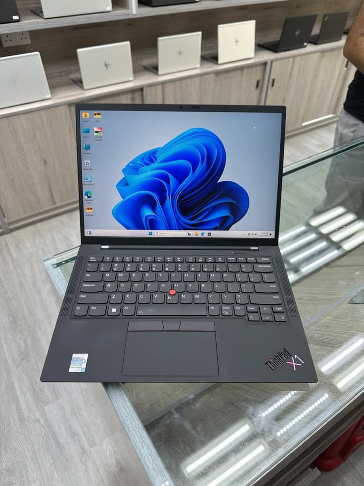 Lenovo ThinkPad X1 Carbon Gen 10 Core i7 12th Gen – 16GB RAM, 512GB SSD, 14" FHD Laptop - photo 2