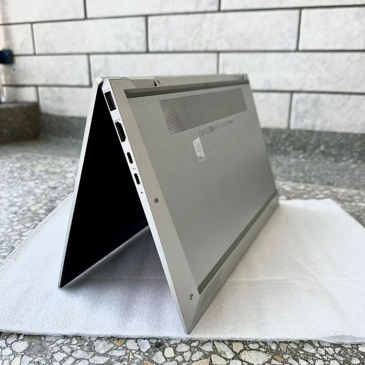 HP EliteBook x360 1030 G8 Core i7 11th Gen – 16GB RAM, 512GB SSD, 13.3" FHD Touchscreen Laptop - photo 4
