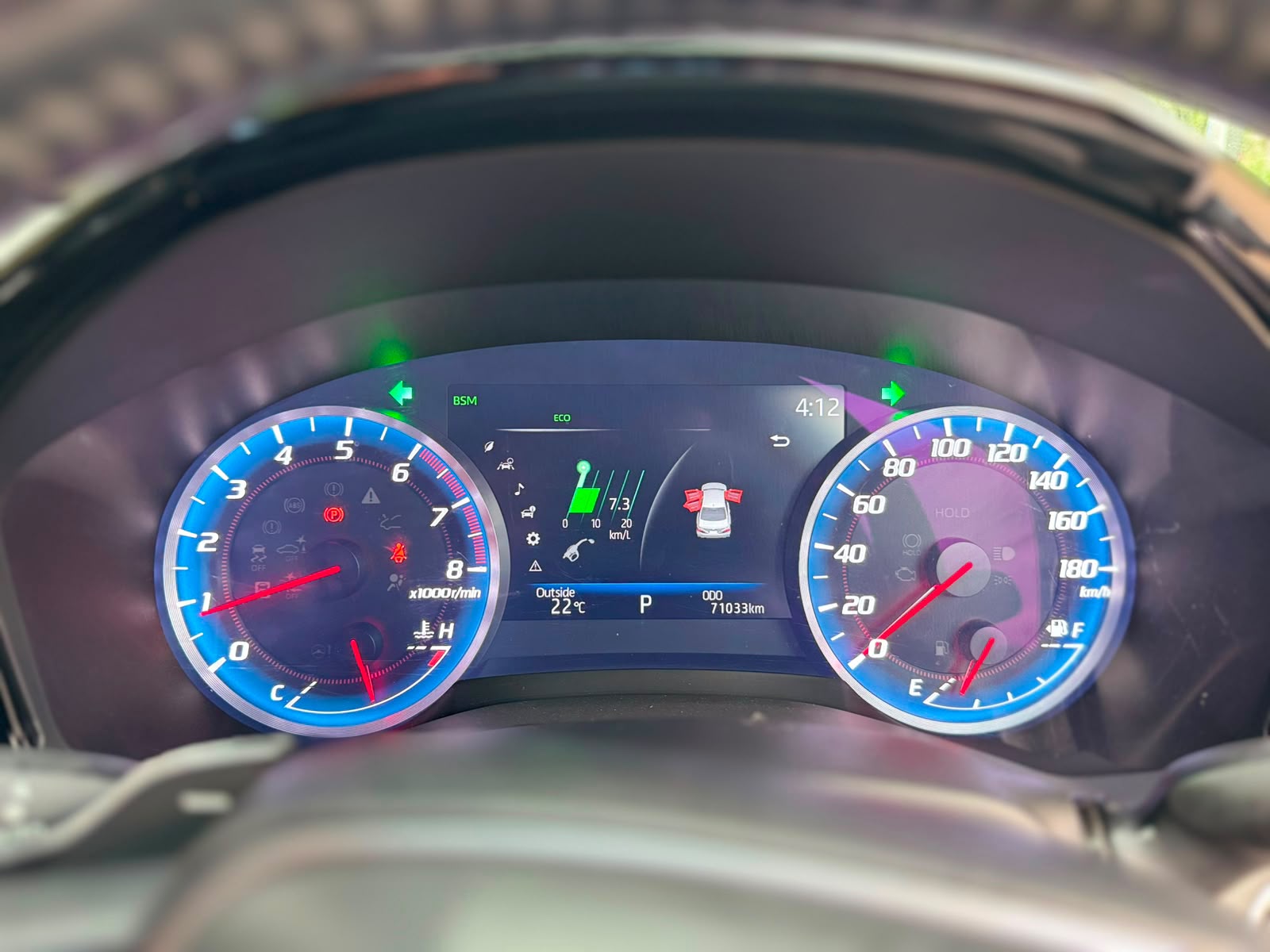 2018 Toyota Crown RS 2.5L Automatic – Premium Half Leather | HUD | Lane Keep Assist | - photo 4