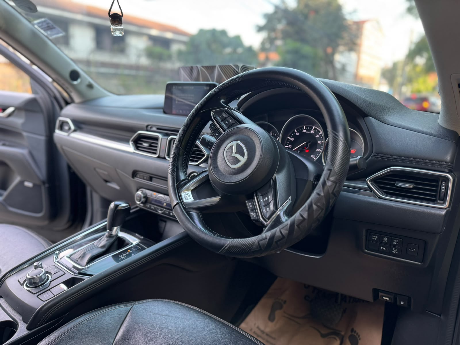 2017 Mazda CX-5 2.2L Diesel Automatic – Leather, Bose Audio, 360° Camera - photo 4