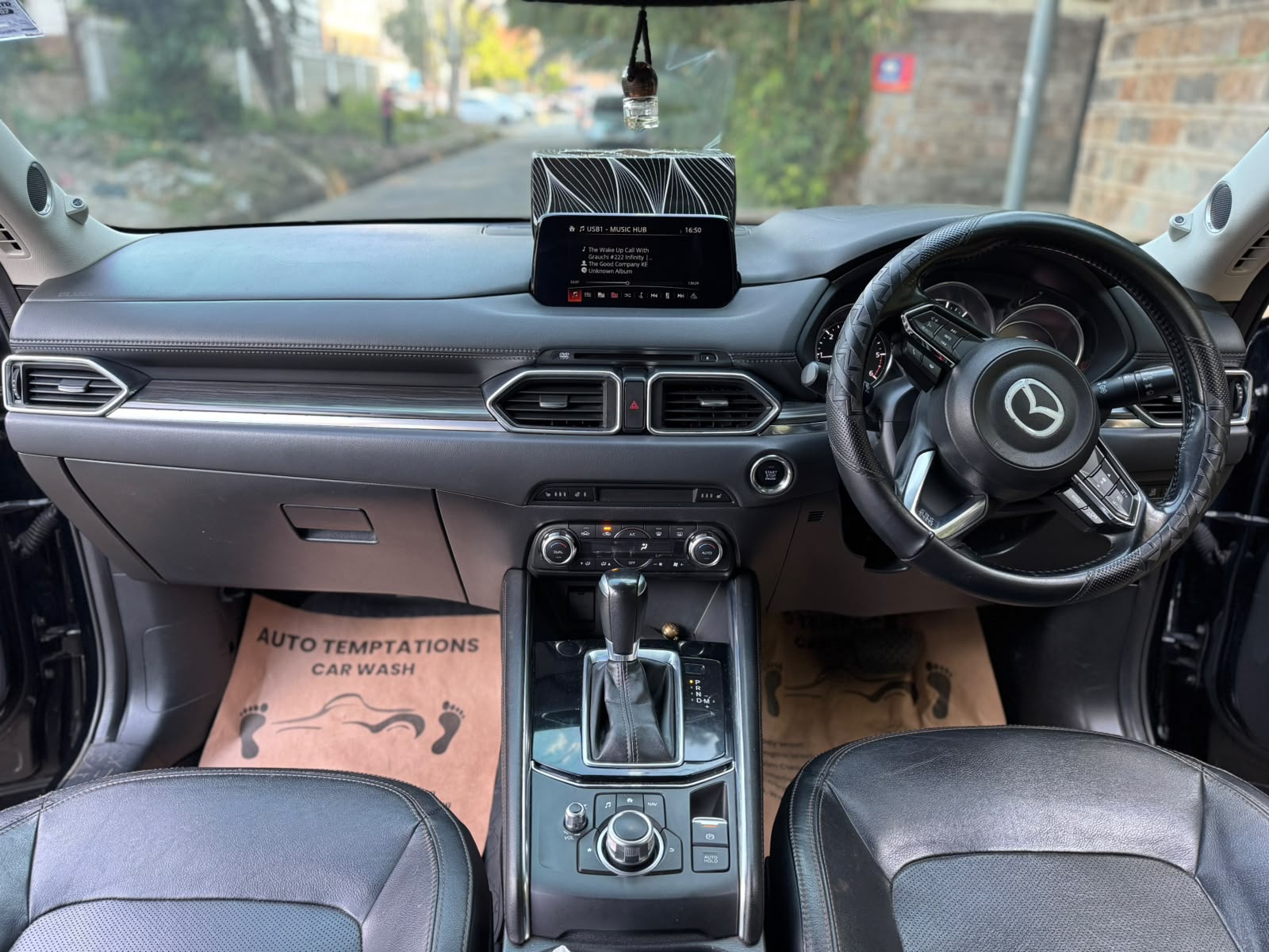 2017 Mazda CX-5 2.2L Diesel Automatic – Leather, Bose Audio, 360° Camera - photo 8