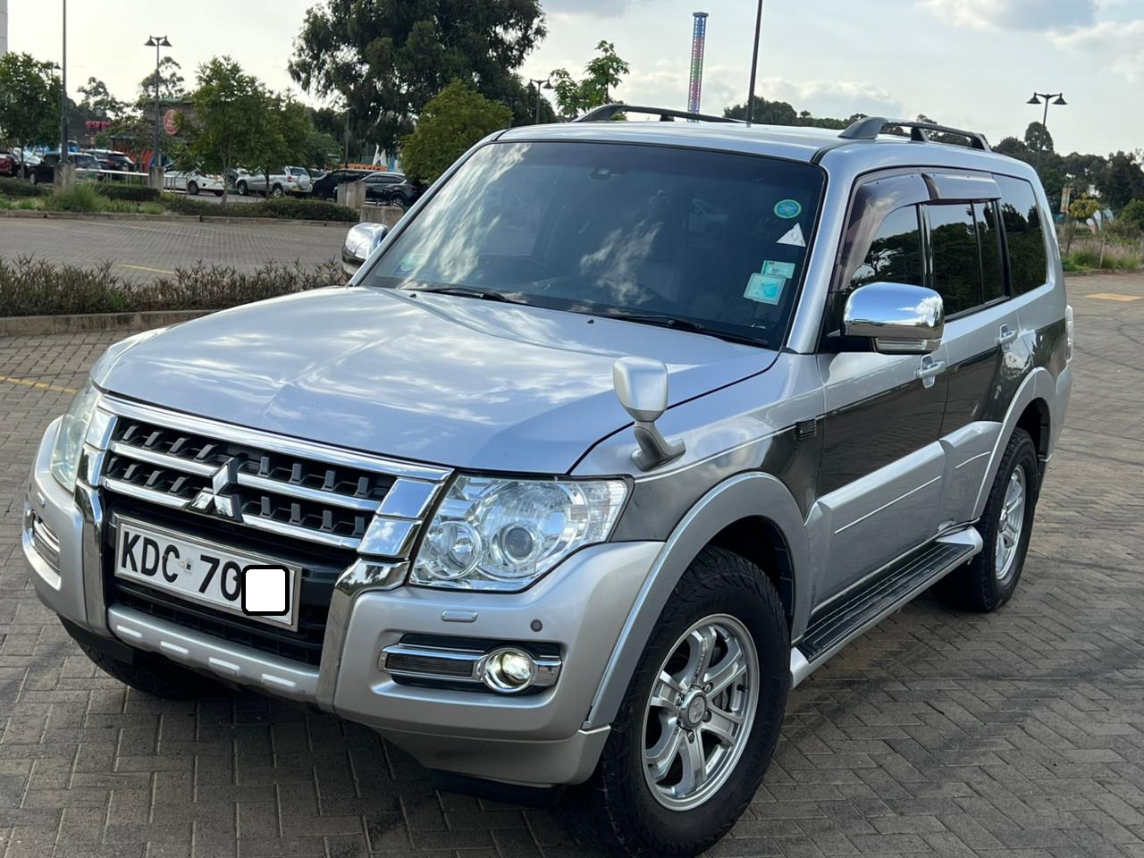 2015 Mitsubishi Pajero V98 Shogun 3.2L Diesel Automatic 4WD – 7-Seater | Low Mileage - photo 3
