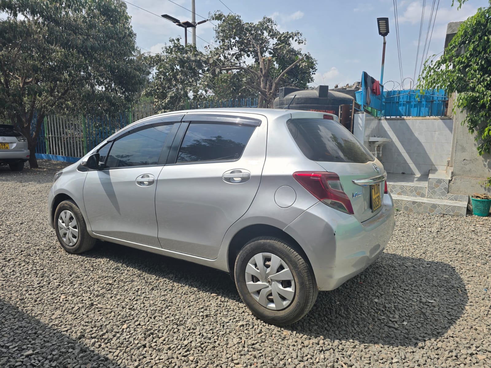 2016 Toyota Vitz 1.0L 2WD – Mint Condition, Accident-Free, Fuel-Efficient Hatchback - photo 3