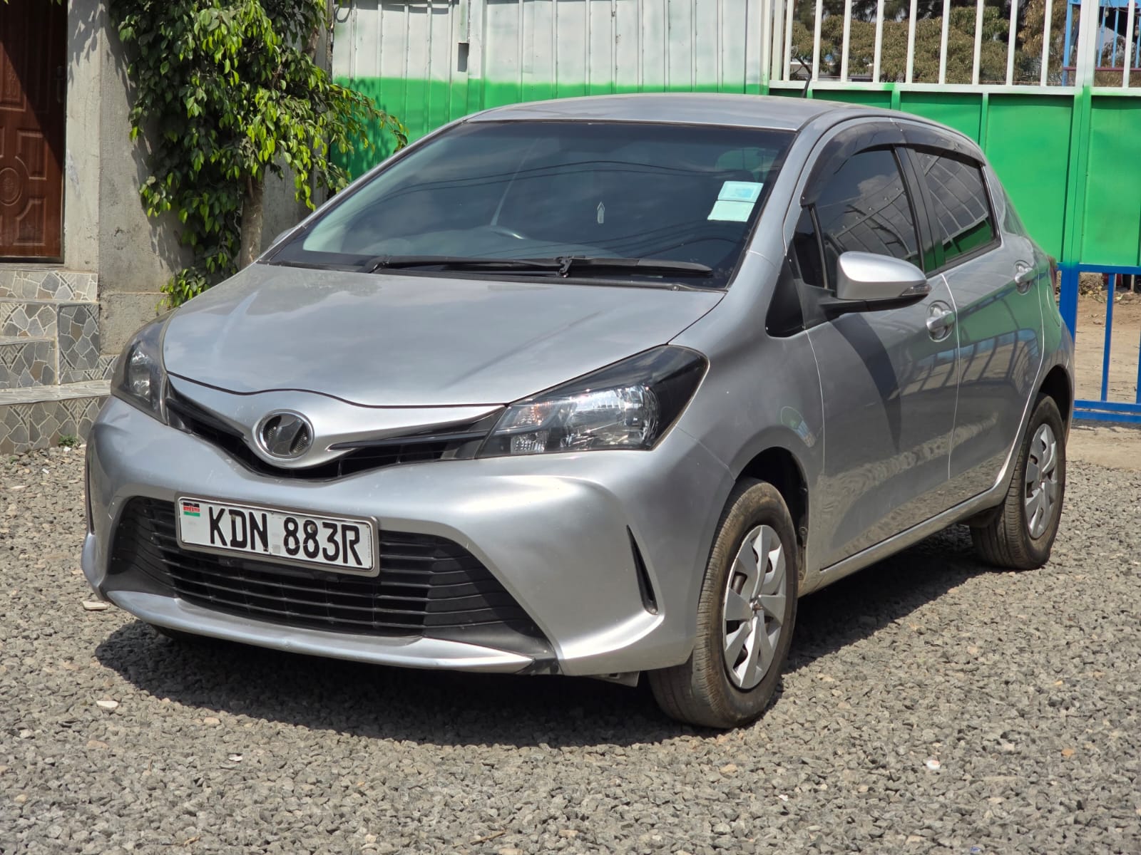 2016 Toyota Vitz 1.0L 2WD – Mint Condition, Accident-Free, Fuel-Efficient Hatchback - photo 4