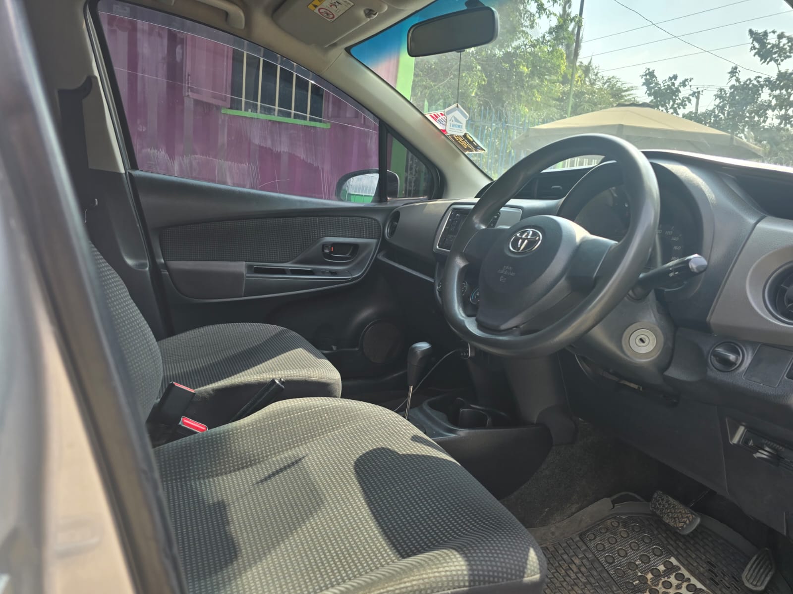 2016 Toyota Vitz 1.0L 2WD – Mint Condition, Accident-Free, Fuel-Efficient Hatchback - photo 6