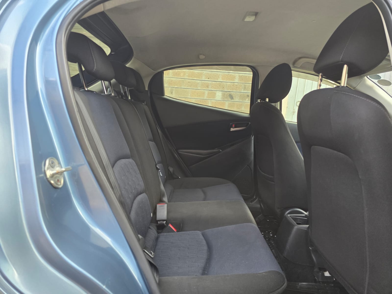 2015 Mazda Demio SkyActiv-G - photo 3