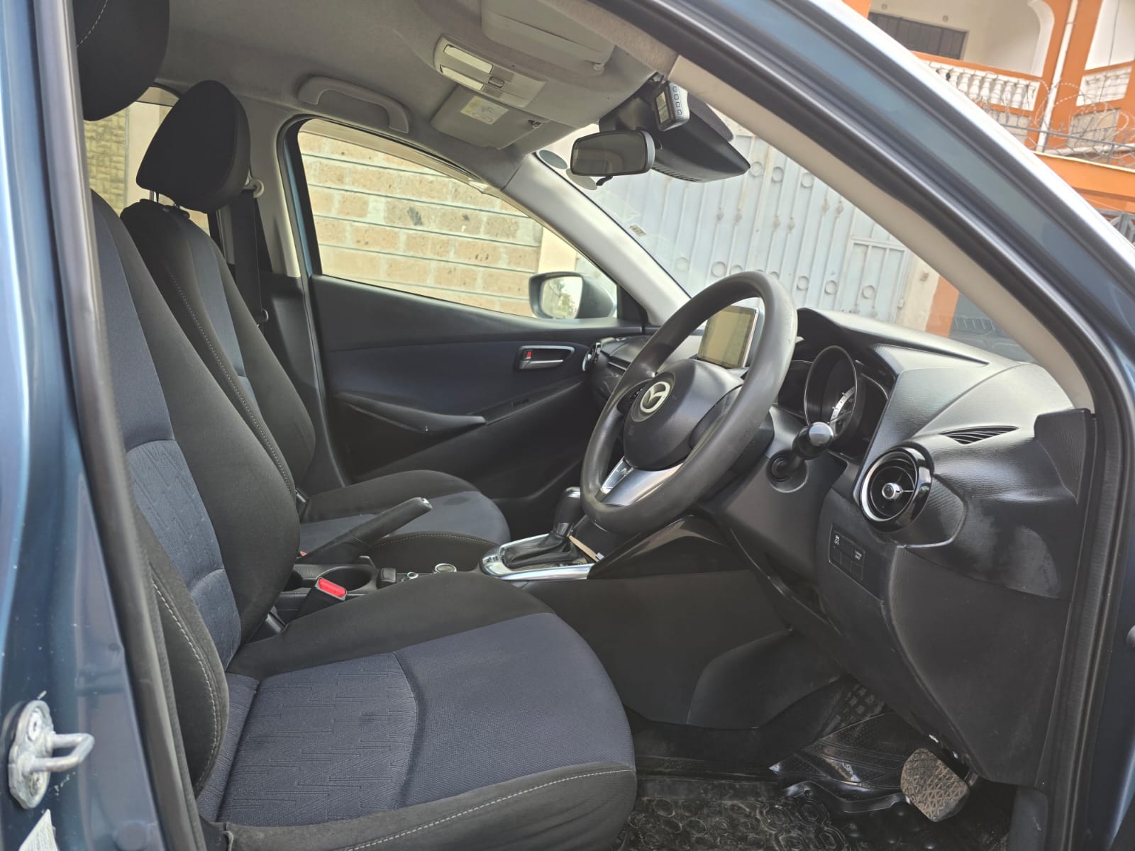 2015 Mazda Demio SkyActiv-G - photo 5