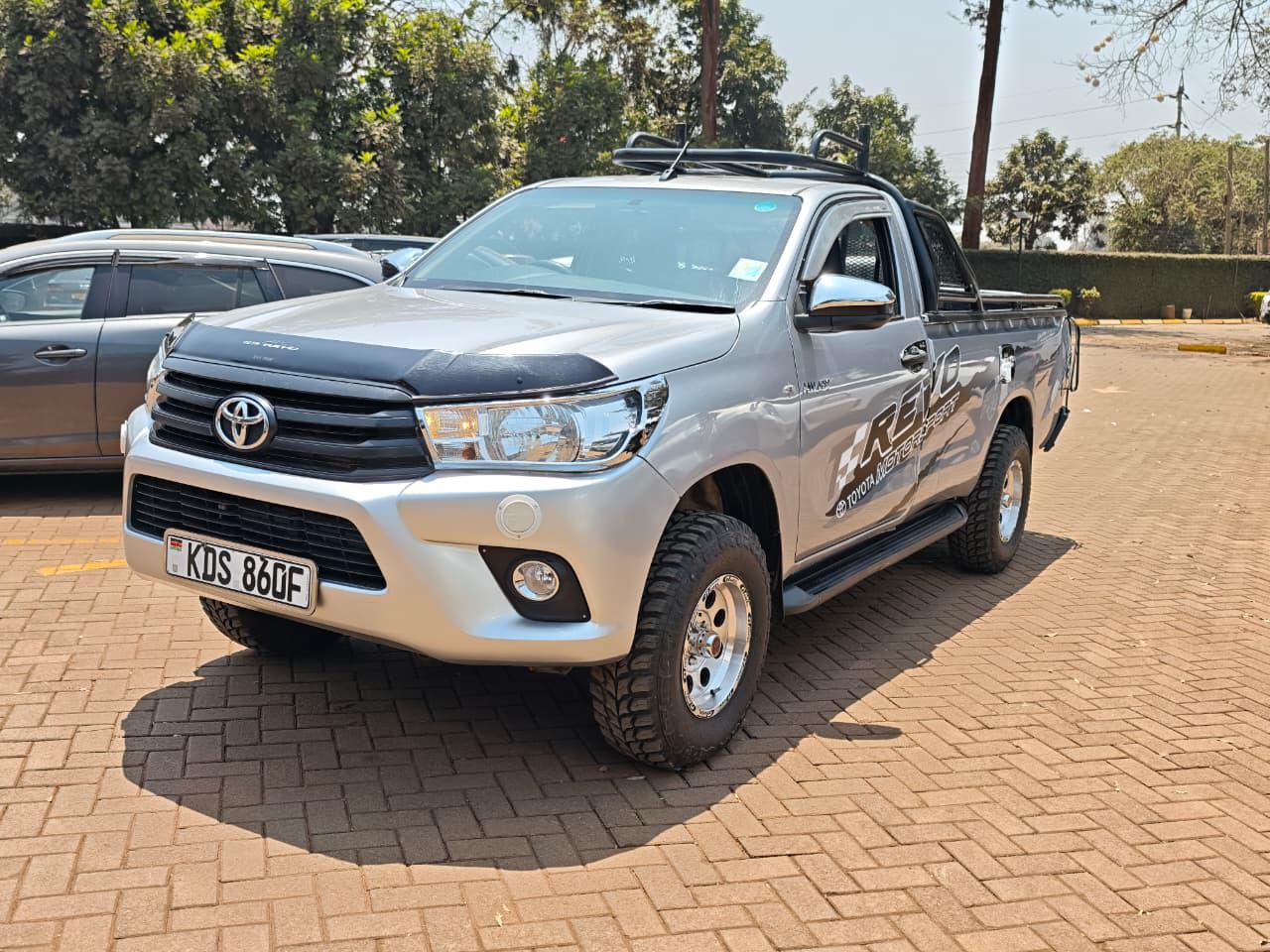 Toyota Hilux 2017 2GD 2.4L – Manual Transmission, Super Clean - photo 3