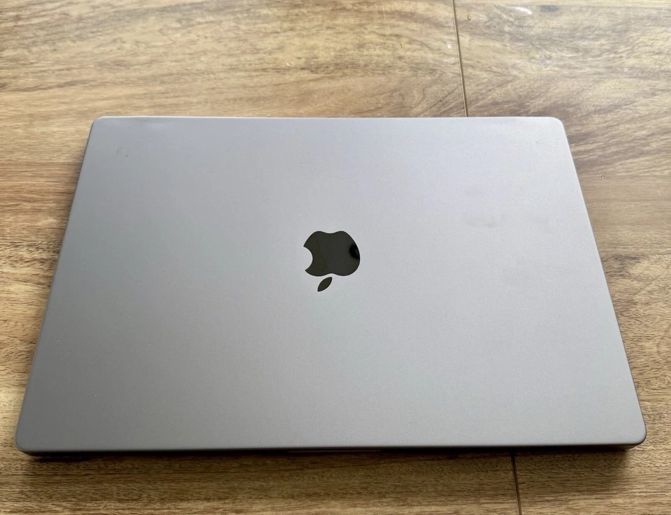 Apple MacBook Air M2 15-Inch 8GB RAM 512GB SSD – Silver | Brand New Sealed - photo 2