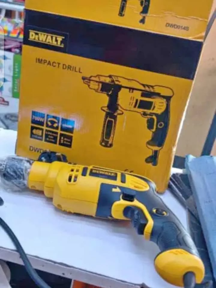DeWALT 700W Corded Electric Impact Drill – 13mm Keyed Chuck, Variable Speed & Hammer Action - photo 2