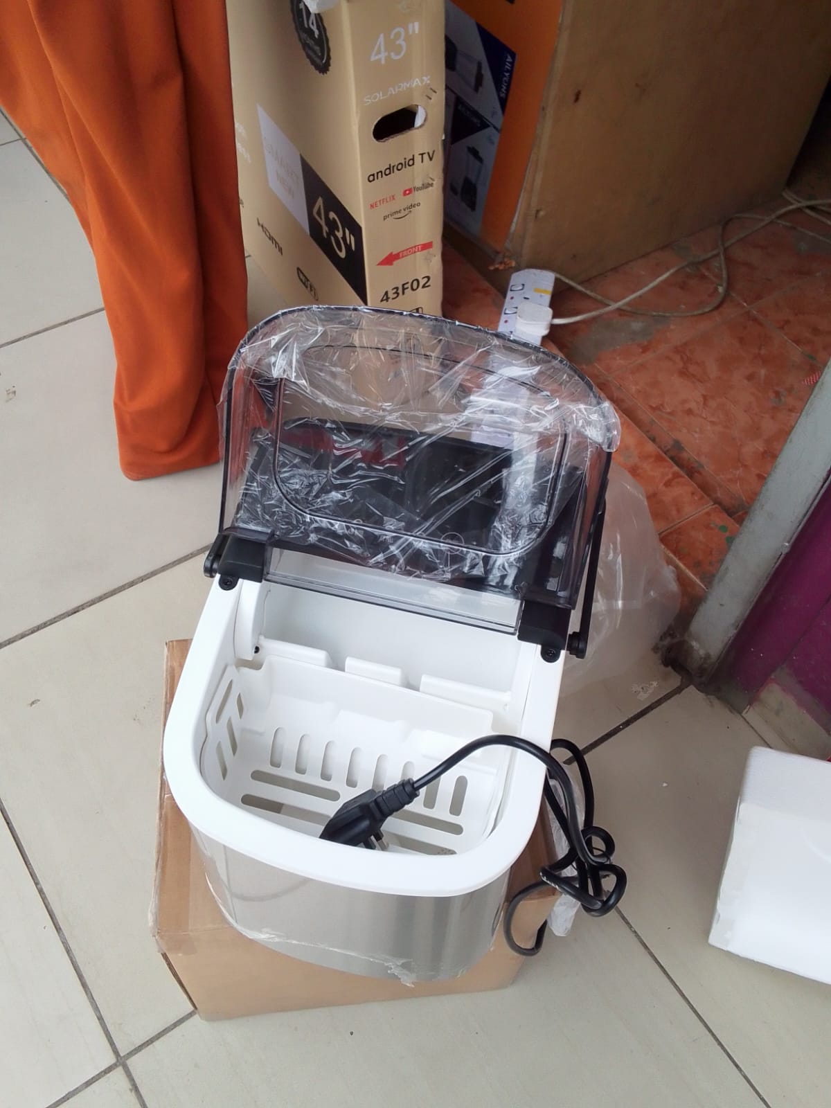 Portable Countertop Ice Cube Maker – 12–15kg/24H Fast Ice Machine with Self-Cleaning Function