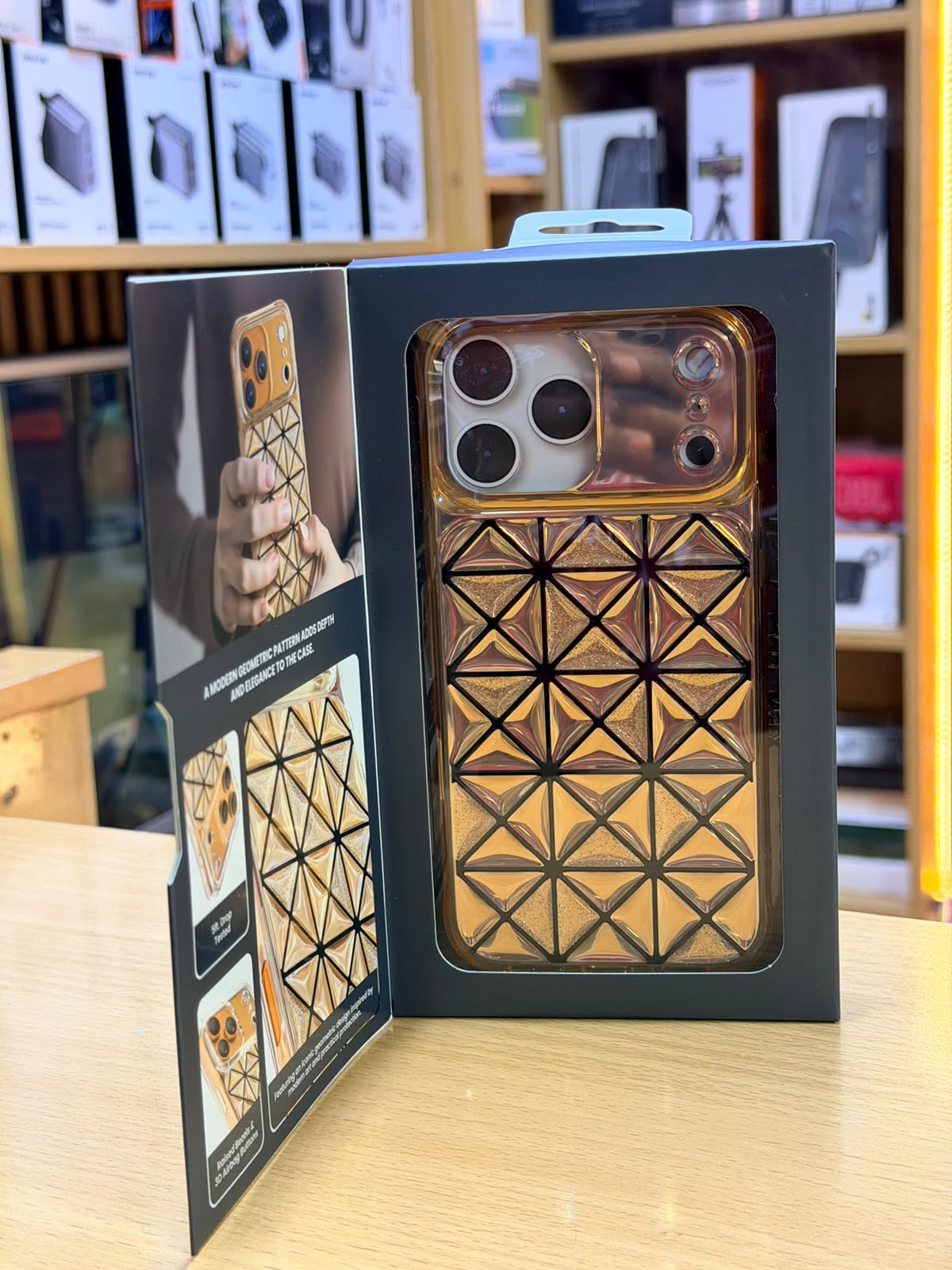 iPhone 17 Pro Max 3D Geometric Protective Case – Gold