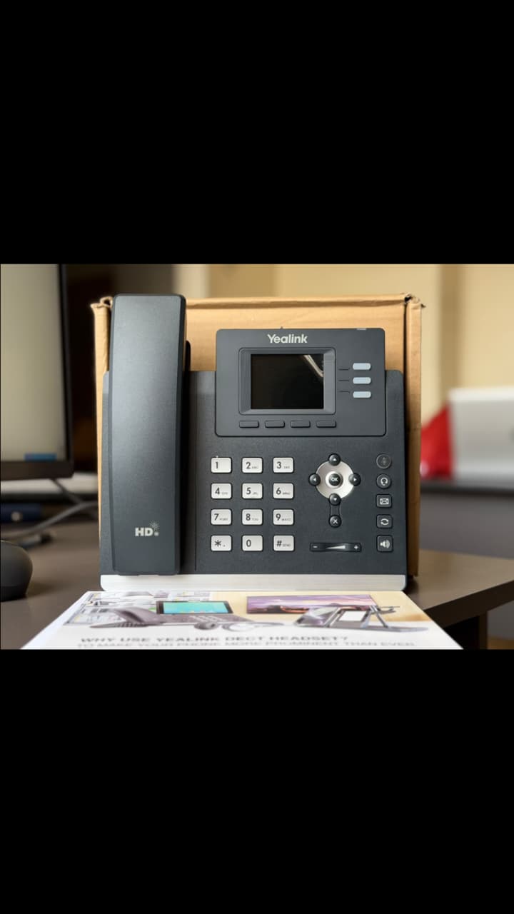 Yealink MP52 IP Phone – Microsoft Teams, 2.4″ Color Display, HD Voice & Po