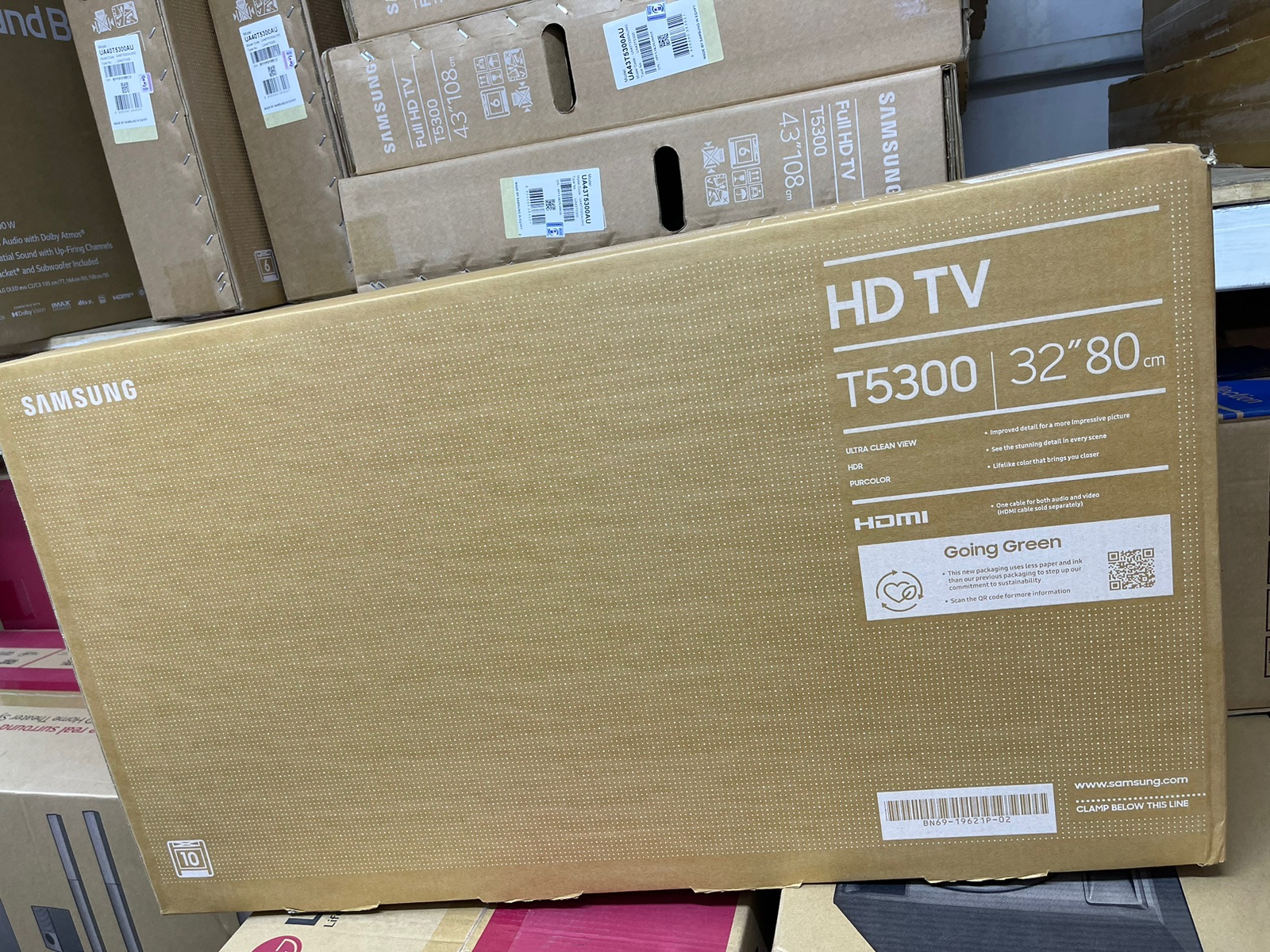 Samsung 32-Inch Smart TV T5300 – Netflix, YouTube and Built-In Decoder - photo 3