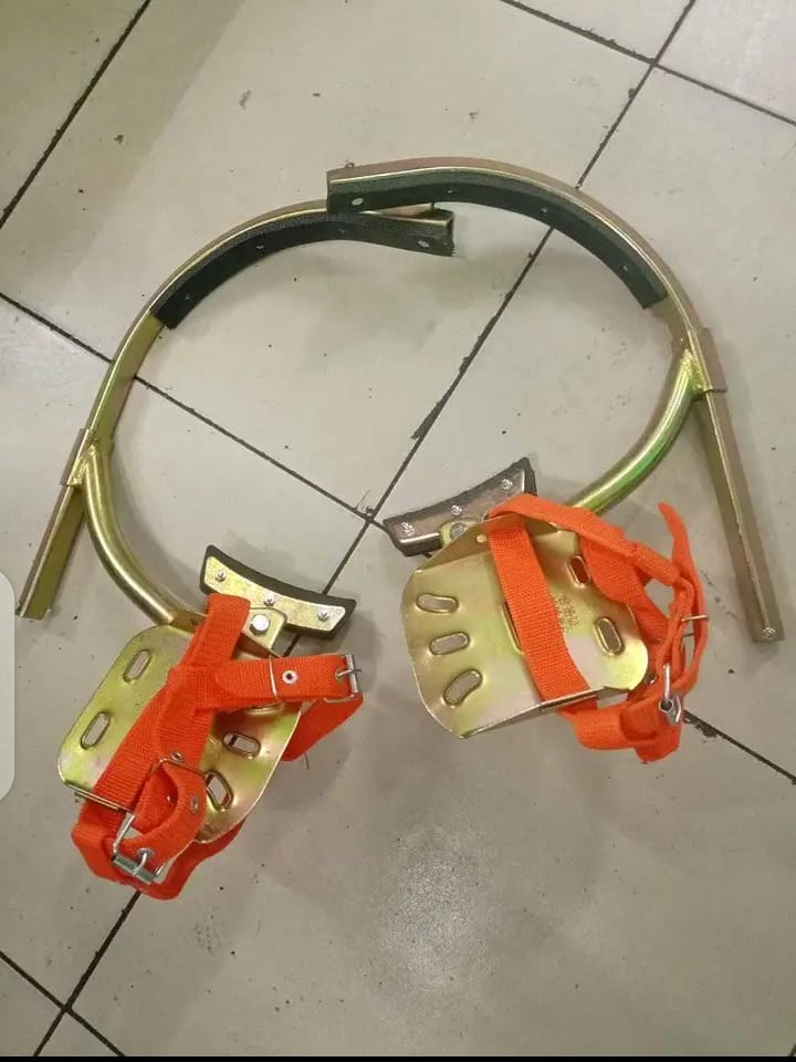 Adjustable Concrete Pole Climbers with Safety Straps and Metal Foot Plates for Utility Pole Climbing
