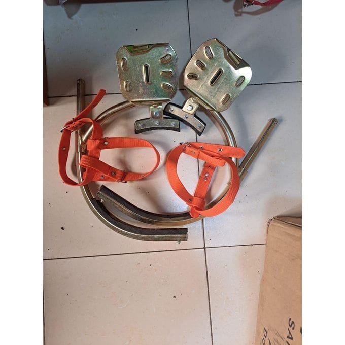 Adjustable Concrete Pole Climbers with Safety Straps and Metal Foot Plates for Utility Pole Climbing - photo 2