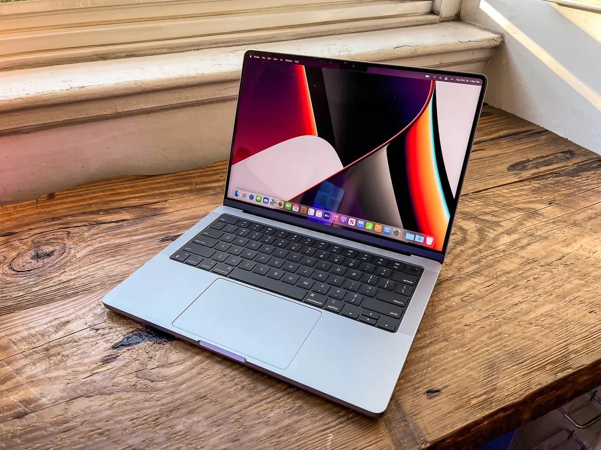 Apple MacBook Pro 16-Inch (2021) M1 Pro, 16GB RAM, 512GB SSD - photo 2