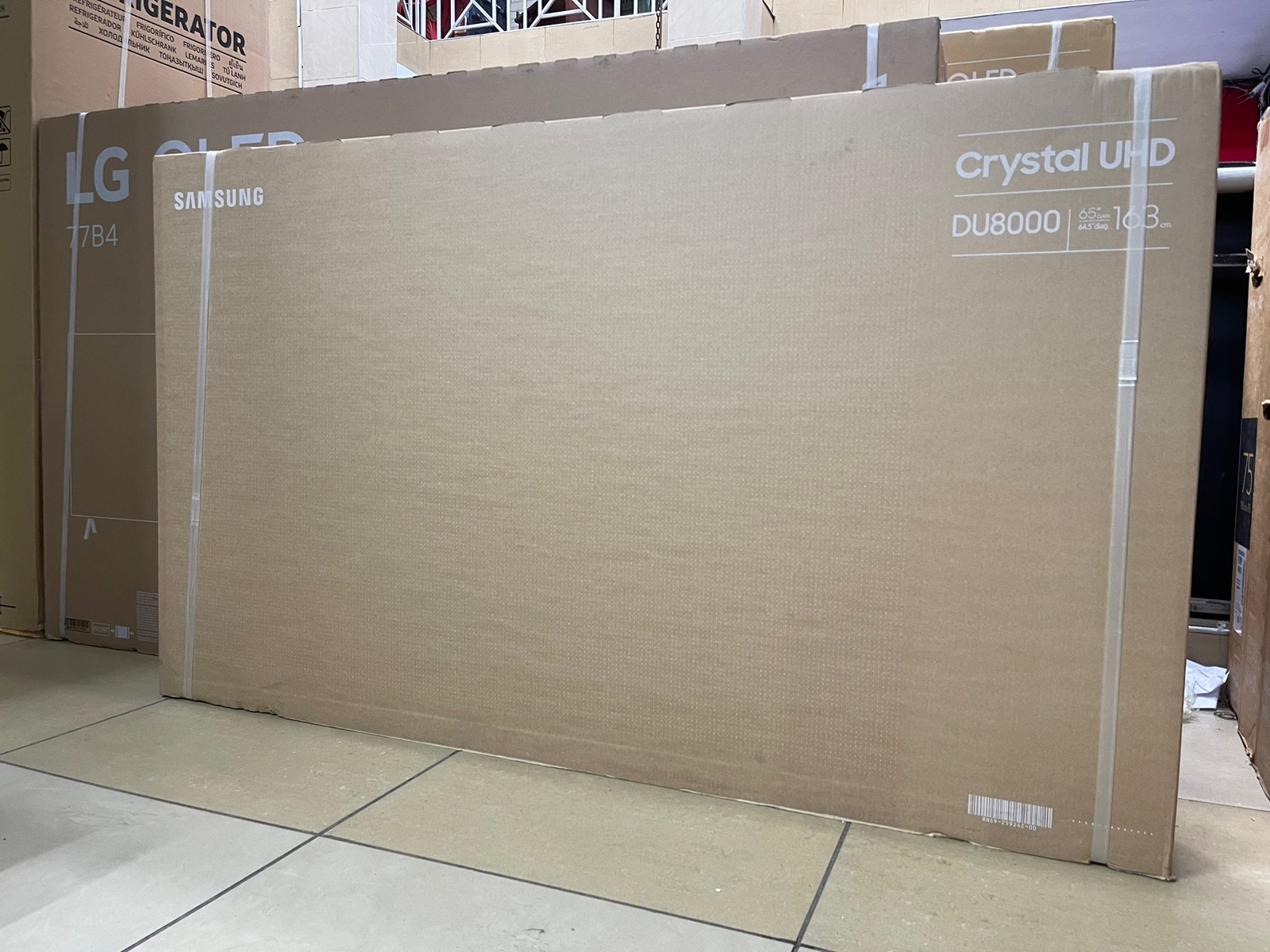 Samsung 65-Inch DU8000 4K UHD Smart TV with Bluetooth, YouTube and Netflix