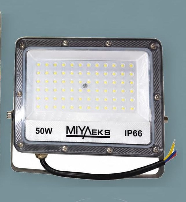 MIYAEKS 100W LED Flood Light – IP66 Waterproof Outdoor Security Light, 6500K Daylight - photo 2